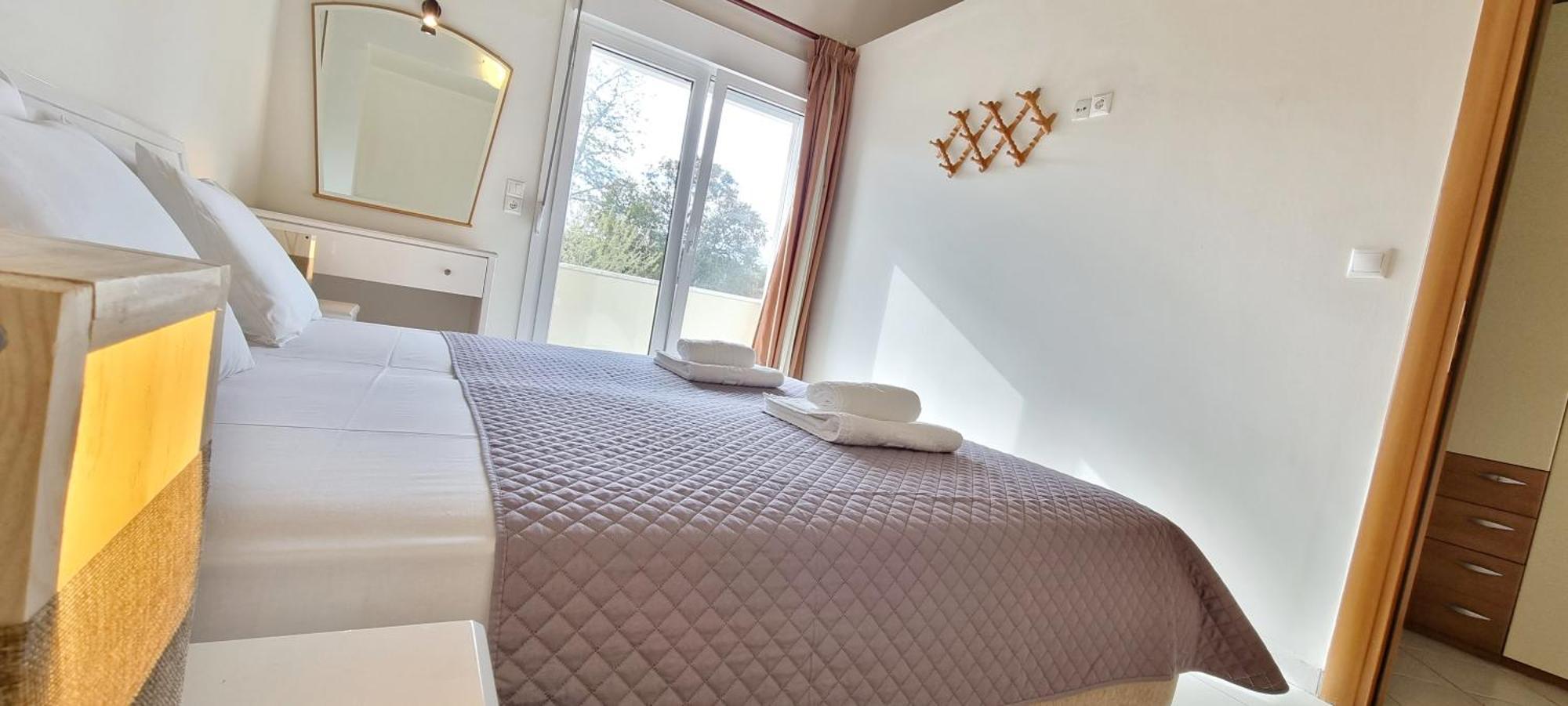 Bungalow White Apartments 波利克罗诺 客房 照片