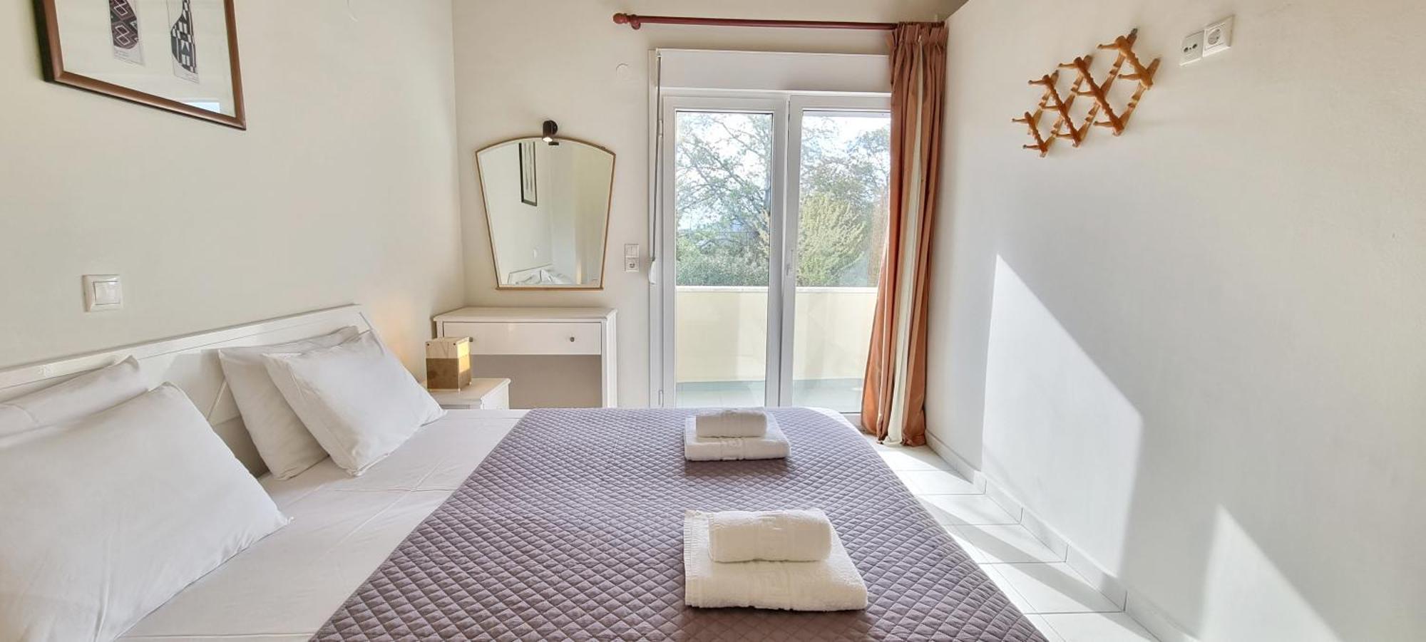 Bungalow White Apartments 波利克罗诺 客房 照片